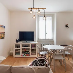Joivy Cosy 1-bed Near Centrale Milán